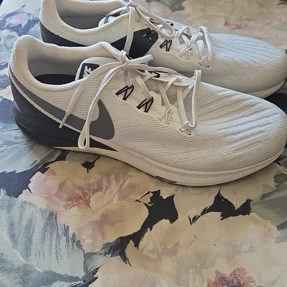 Nike Air Zoom Structure 22 11 - Picture 3 of 13